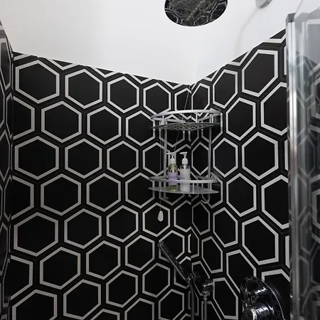 Design E Stile, Rifugio Alighieri A Centro *